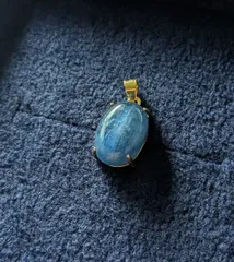 カイヤナイトのペンダントヘッド　18kgp