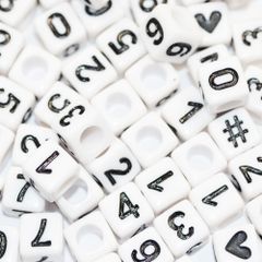 レタービーズ 数字 ハート シャープ 白地 黒文字 ６ｍｍキューブ プラビーズ ２０グラム入りミックスパック Mix SU１