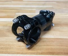 ノーブランド ステム 60mm ロゴなし ブラック×カーボン調 ショートステム 小柄な方 ポジション出し クリーニング済