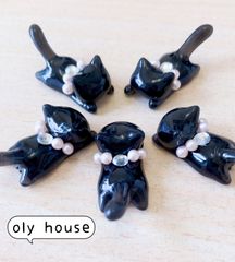 ジャンピング猫シリーズ　黒猫首輪@1   5匹セット　レジン　パーツ
