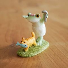 お魚くわえたのらねこ Copeau コポー コポー カエル コポー 新作 ダイカイ コポー カエル 人気 カエル の コポー 置物 猫 ねこ ノラ猫 追いかけっこ ネコ かわいい 玄関 インテリア 雑貨 かえる