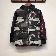 Nike カモフラージュ ダウンジャケット gray/black Nike カモフラージュ ダウンジャケット gray/black