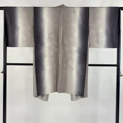 【美品】 羽織 身丈101cm 裄丈64.5cm M シルエット 地紋 金彩 ぼかし 灰紫 正絹 逸品 【中古】