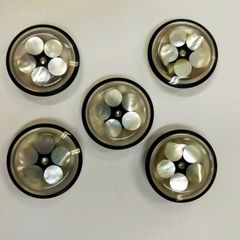 蝶貝入りボタン30ミリ