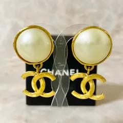 2023年最新】シャネル イヤリング ヴィンテージの人気アイテム - メルカリ 訳有!良品!ヴィンテージ!CHANEL シャネル イヤリング