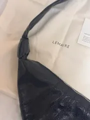 LEMAIRE ルメール　クロワッサンメッセンジャーバッグS LEMAIRE ルメール SMALL CROISSANT BAG ナッパレザー スモール