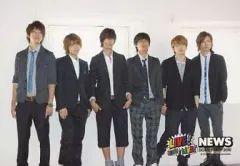 【中古】生写真(ジャニーズ) NEWS/6人/横型/全身/ジャケット黒/背景白/LIVE!LIVE!LIVE! NEWS DOME PARTY2010公式生写真