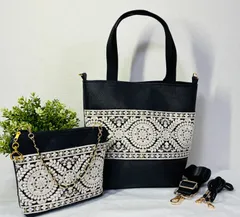 【裁縫ストア・ボヌール】大人かわいい　インド刺繍リボン花柄　金色ラメ入りホワイト　合成皮革マドンナ　ブラック　トートバック　ポーチ/サコッシュ　ショルダーバッグ　ハンドバッグ　ハンドメイド　ショルダーストラップ付き　ゴージャス  / №500-521