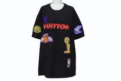 ルイ・ヴィトン 21AW LV × NBA コラボ ロゴ プリント Tシャツ ルイ・ヴィトン 21AW LV × NBA コラボ ロゴ プリント Tシャツ