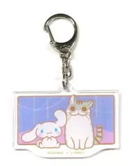 【中古】キーホルダー キュルガ×シナモロール(横並び) 「夜は猫といっしょ×サンリオキャラクターズ TSUTAYA限定 POP UP SHOP アクリルキーホルダー」