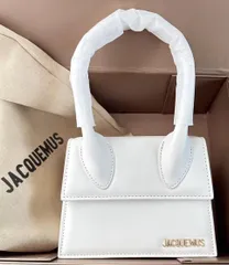 2024年最新】jacquemus バッグの人気アイテム - メルカリ