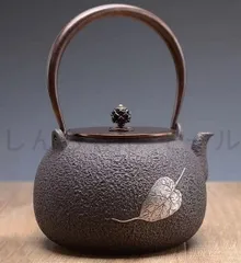 砂鉄 急須 瓶 鉄瓶 清末作 共箱 未使用 AZ912 砂鉄 急須 瓶 鉄瓶 清末作 共箱 未使用 AZ912 砂鉄 急須 瓶 鉄瓶