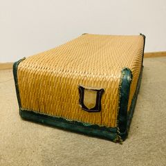 昭和レトロ　柳行李②　色あせたグリーンの帆布がカワイイです