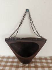 吊り下げられる花器・陶器製