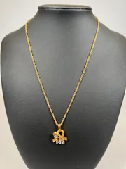 ニナリッチ　ロゴストーン付きネックレス