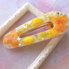 ハンドメイドレジンアクセサリー　ヘアクリップ　イエローフラワーと蝶々