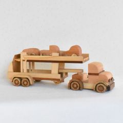 クルマを運ぶ　木製キャリアカー　と　クルマ３台