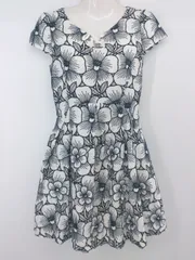 ◇ Maglie par ef-de 花柄 バックジップ フレンチスリーブ レディース ワンピース サイズ9 ホワイト ブラック レディース P 1307250007773のサムネイル