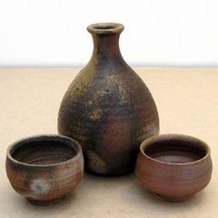 岡山県重要無形文化財 山本雄一 備前焼 酒呑 共箱共布栞 酒器 ぐい呑 虹彩 岡山県重要無形文化財保持者 山本雄一作 備前焼 緋襷麦酒呑1個 桐箱入