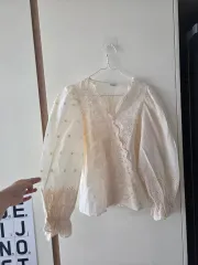 超美品　ISABEL MARANT レース装飾付きホワイトブラウス 34 レディース デザイナートップス＆シャツ | ISABEL MARANT 公式