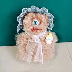 きもかわいい一つ目の赤ちゃんモンスター  単眼モールドール