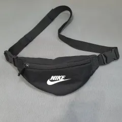 Nike スリングバッグ ブラック コーデュラ 2025年最新】スリングバッグ nikeの人気アイテム - メルカリ