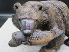 木彫り 熊 鮭 彫刻 オブジェ・民藝・民芸品・北欧・作家名あり・吉田作