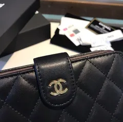 新品未使用Chanel小さい財布