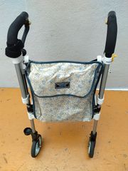 送料無料（一部地域を除く）　シルバーカー　歩行器　ヘルシーワンライト カラフル　KM-25-0809-02