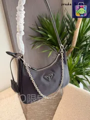 【今日特価】Prada プラダ アームバッグ 再生ナイロン素材で軽量で使いやすいデザイン