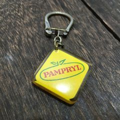 フランス PAMPRYL フルーツジュース　フレンチキーホルダー ビンテージ 雑貨