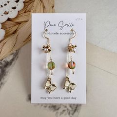 ハンドメイド ビーズ 蝶々 ピアス お花 ゴールド