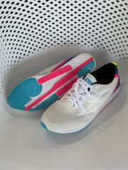 ビモロ　ランニングシューズ