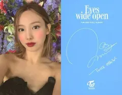 【中古】コレクションカード(女性) TWICE/ナヨン/バストアップ・裏面印刷サイン入り/CD「Eyes wide open」付属フォトカード