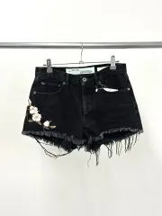 オフホワイト 刺しゅうポイント デニム ショート パンツ