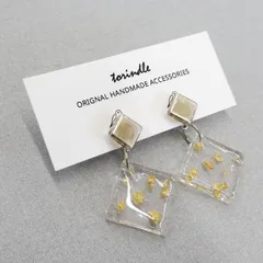 ピアス　四角　ホイルゴールド　大人な揺れる　チタンピアス