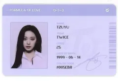 【中古】キャラカード ツウィ(TWICE)/ブルー SCIENTIST ID CARD(IDカード) 「CD Formula of Love：O+T=＜3(輸入盤)」 封入特典
