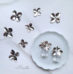 Silver）氷 × 銀の花  クリア  シンプル  シルバー ピアス / イヤリング