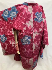 ≪花ラブリ≫HOR933PU　羽織　銘仙　めいせん　アンティーク　リユース　リサイクル　灰色　グレー　赤紫系　パープル系　青　ブルー系　薔薇　ばら　バラ　花　紗綾型　和装　和柄　和風　和服