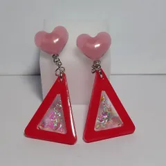 ハートと三角のピアス