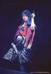 【中古】生写真(男性) 田村心(陸奥守吉行)/ライブフォト・膝上・衣装赤青・左手銃・体左向き・目線右/1部衣裳/「ミュージカル『刀剣乱舞』～結びの響、始まりの音～」舞台写真ブロマイド