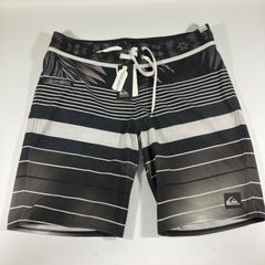 【新品】Quiksilver サーフパンツ 水着 ブラックホワイト 30 海・リゾートに最適【M10】