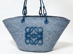 LOEWE ロエベ アナグラム トートバッグ バスケット イカラ カーフスキン ブルー A223T43X27 新品同様