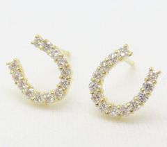 幸運を呼び込む 馬蹄 ダイヤモンドピアス