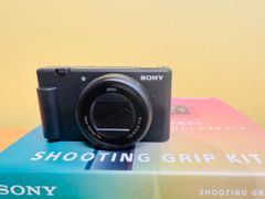 展示美品　SONY  VLOGCAM  ZV-1M2G-B シューティンググリップキット   デジタルカメラ