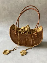 バリ ASHITABA製 アタ かごバック　三日月型レザーハンドル バティック内布付　［O001］