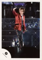 【中古】生写真(ジャニーズ) Hey! Say! JUMP/八乙女光/ライブフォト・全身・衣装赤・黒・左手マイク・右手上げ・体右向き・目線左/公式生写真