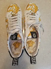 [希少] ヴェルサーチ　スニーカー　ハイカット　レア 希少】Alexander McQueen×puma ハイカットスニーカー 23 - メルカリ
