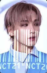 【中古】コレクションカード(男性) NCT2021/ヘチャン(HAECHAN)/顔にライト/「NCT UNIVERSE MD」ID CARD+PHOTO CARD SET ランダムフォトカード