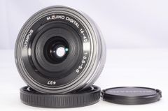 OLYMPUS 電動式パンケーキズームレンズ M.ZUIKO DIGITAL ED 14-42mm F3.5-5.6 EZ-Black [並行輸入品] (Silver)